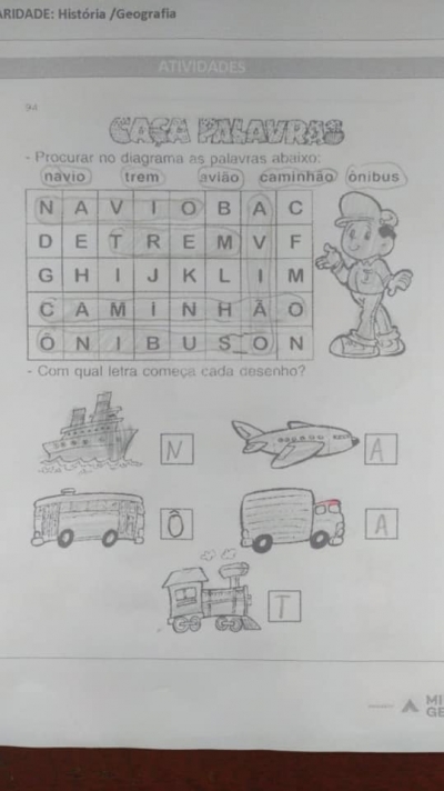 Alunos recebem atividades durante o isolamento 