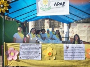 Apae realiza feijoada beneficente 