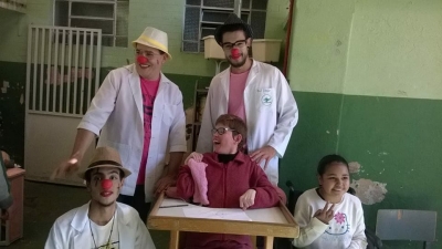 Anjos da Alegria visitam a APAE